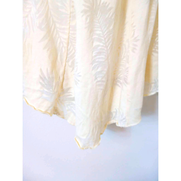 Kenneth Cole Ivory Sheer Leaf Handkerchief Top - Picture 6 of 9